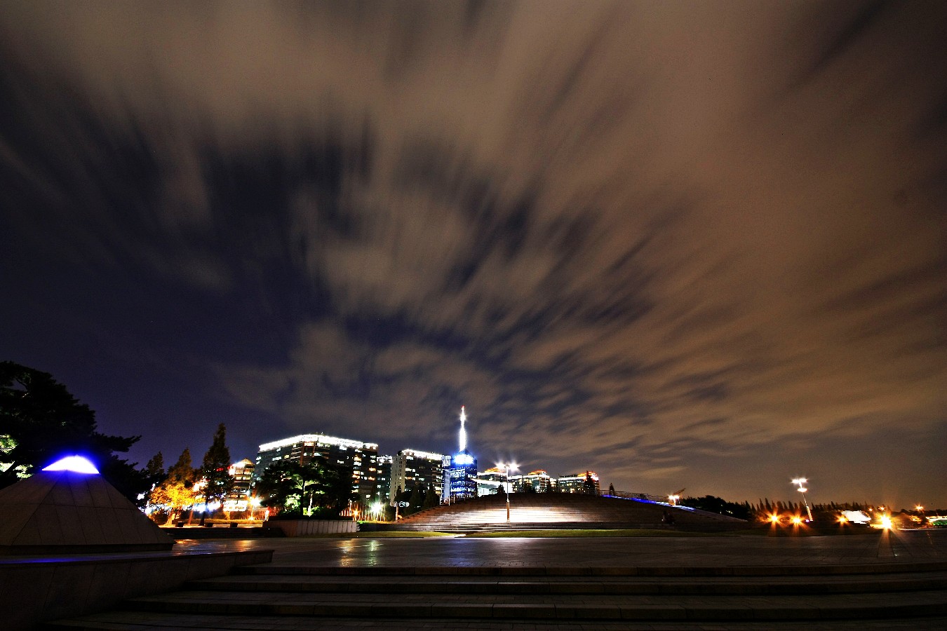 Prize winners – Yoo Ikseon – Lake Park with Clouds